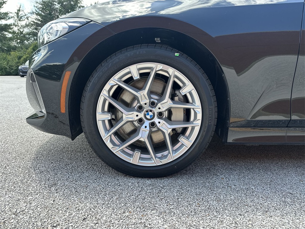 Vehicle image 11 of 27