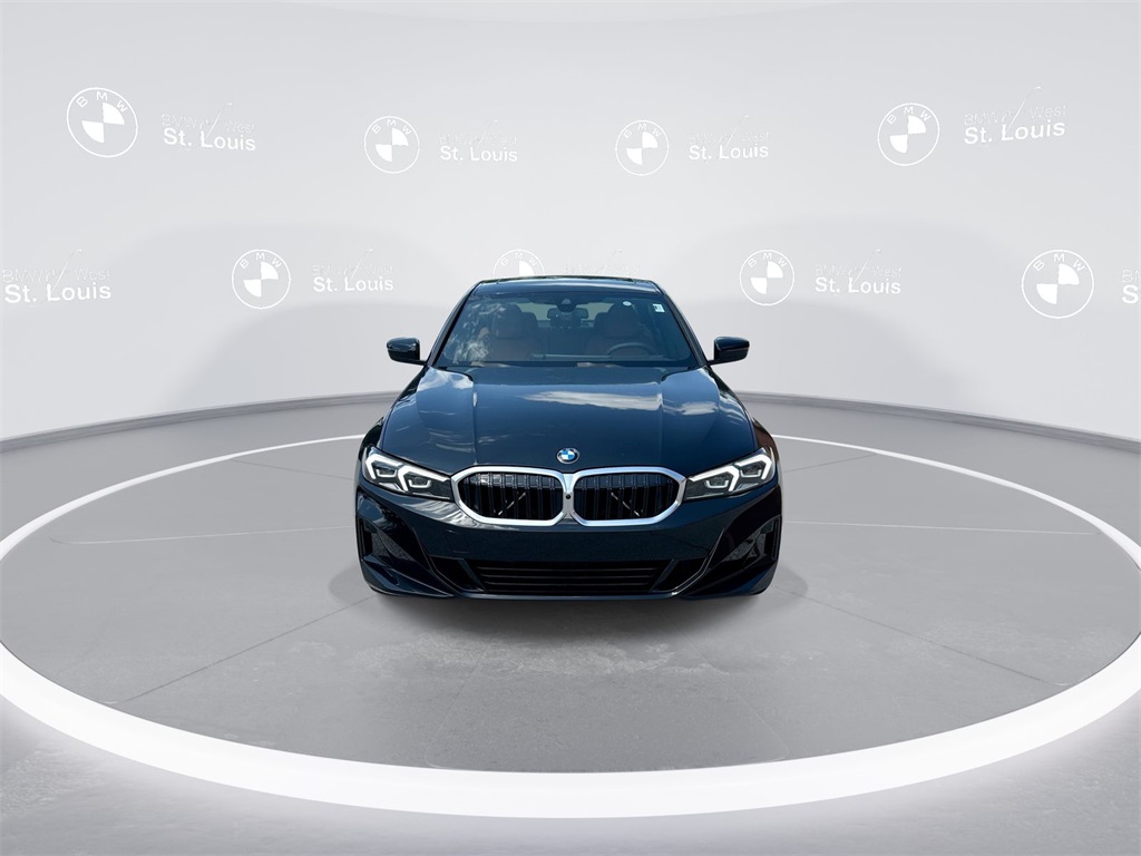 Vehicle image 3 of 27