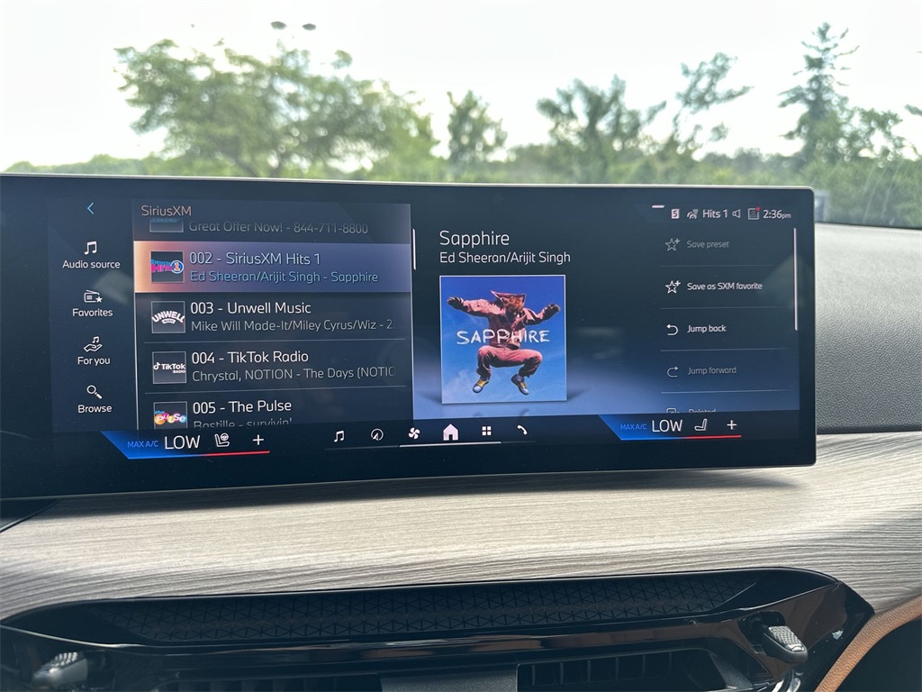 Vehicle image 18 of 27