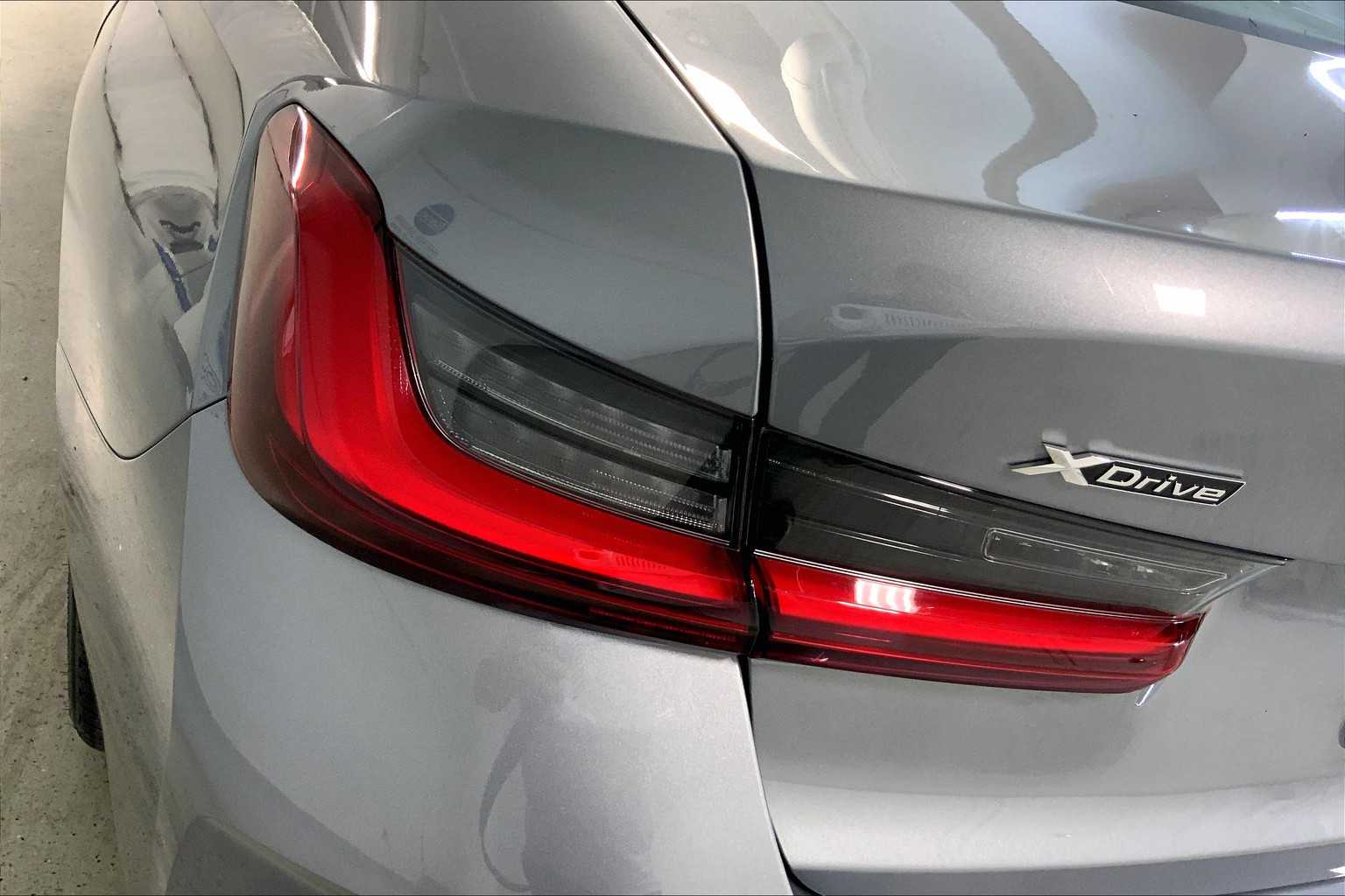 Vehicle image 20 of 22