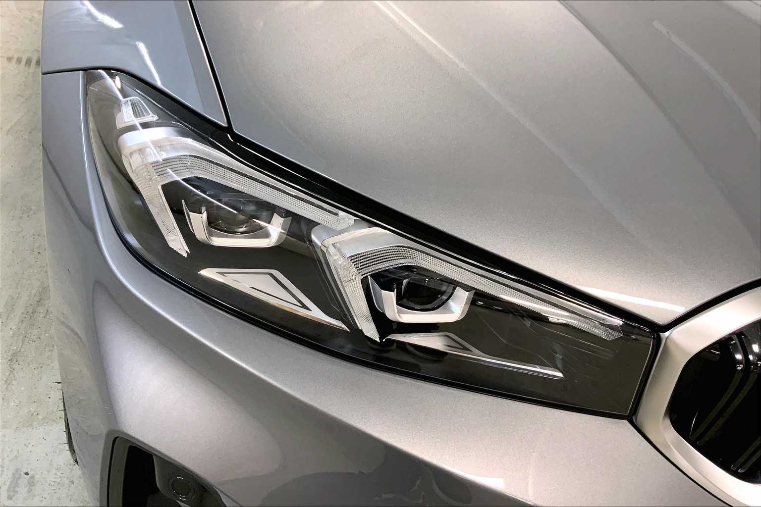 Vehicle image 16 of 22