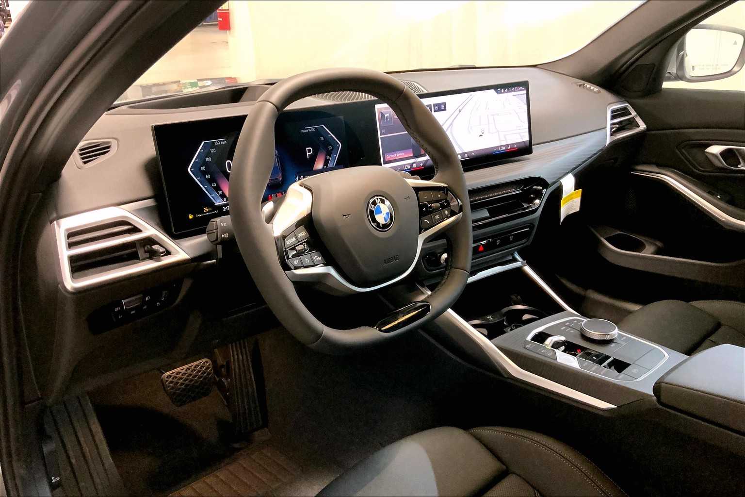 Vehicle image 10 of 22