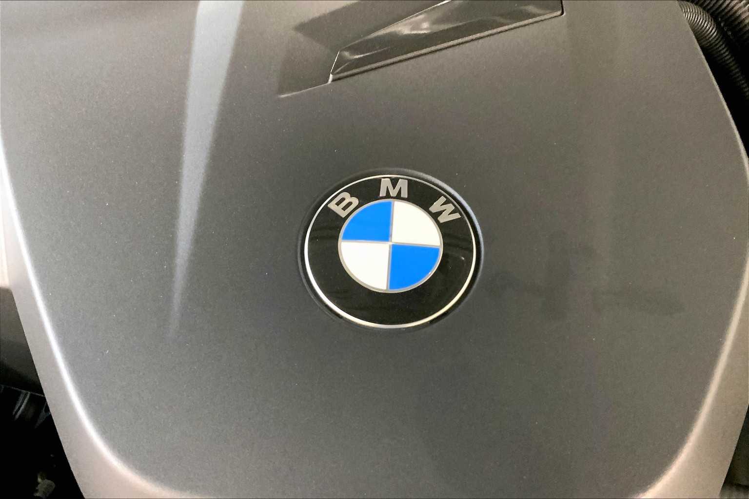 Vehicle image 19 of 22