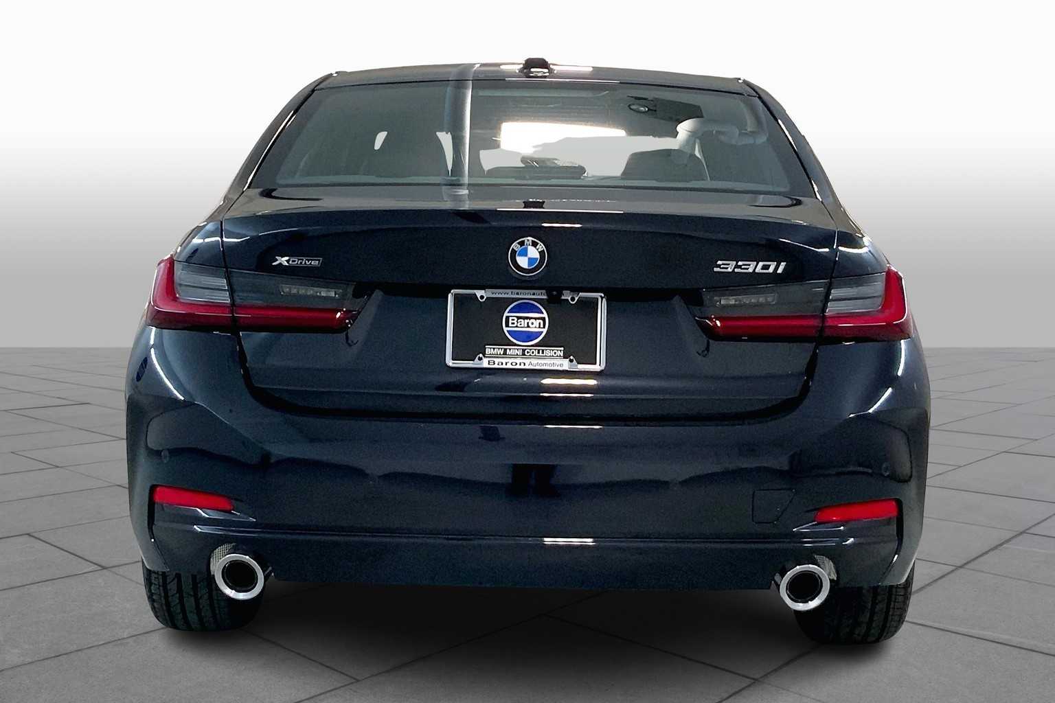 Vehicle image 4 of 22