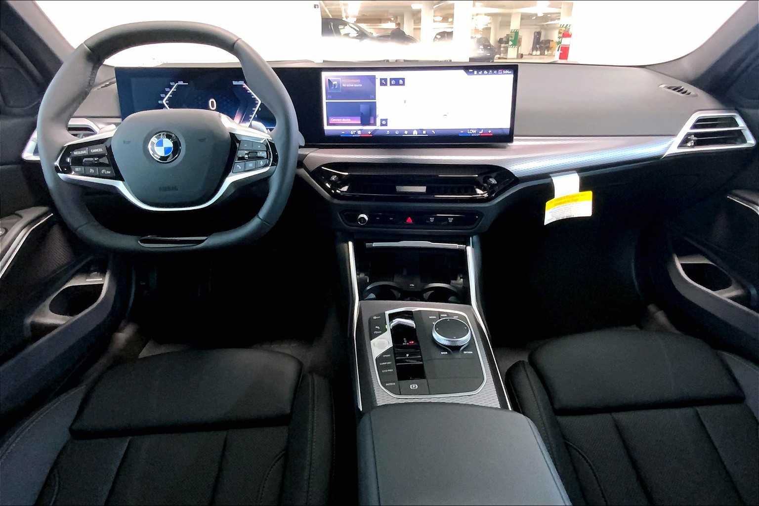 Vehicle image 11 of 22