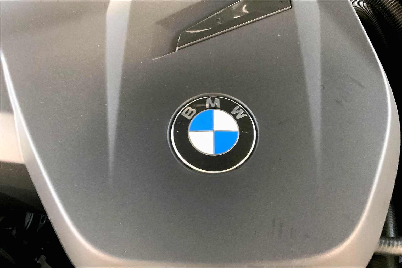 Vehicle image 18 of 22