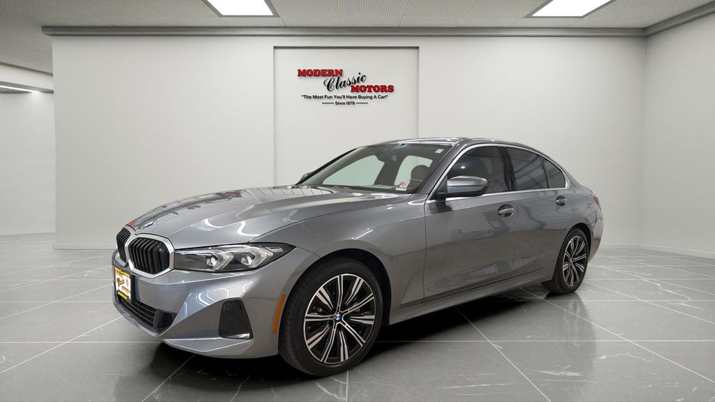 2025 BMW 3 Series 330i xDrive Image 1 of 32
