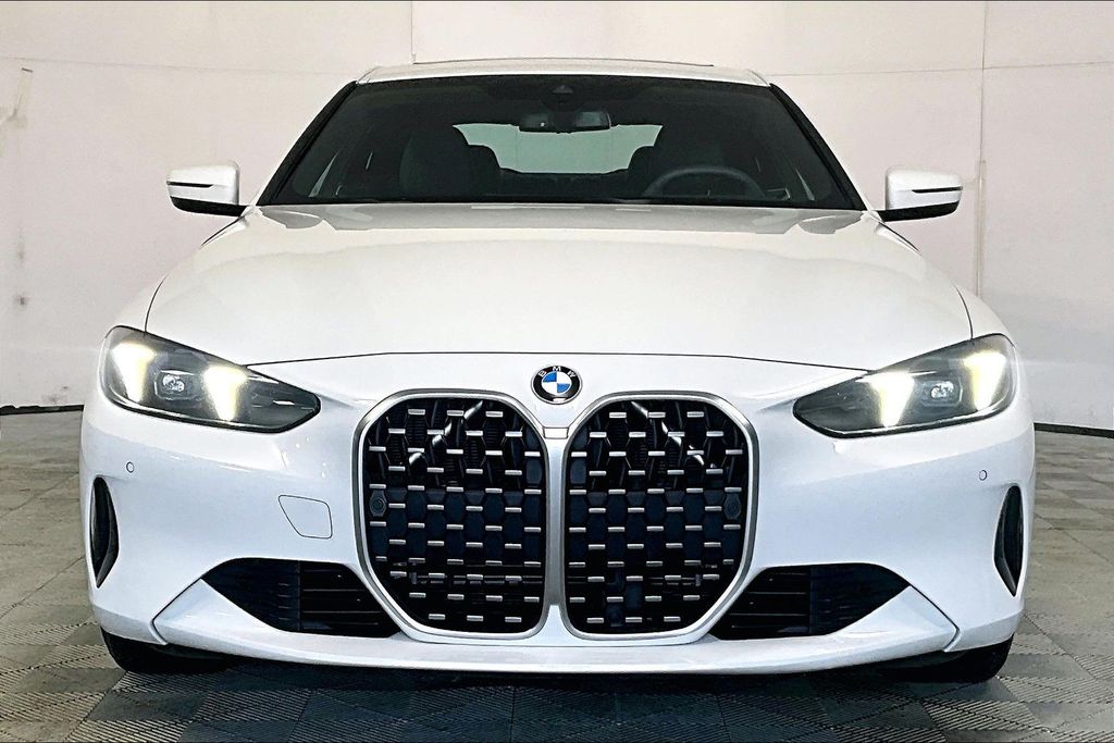 2025 BMW 4 Series 430i Image 2 of 34