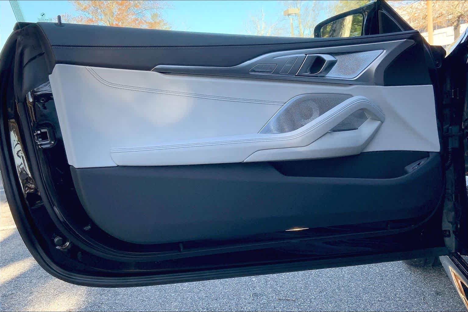 2025 BMW M8 Competition Image 17 of 19