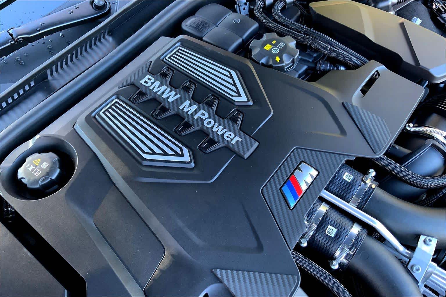 2025 BMW M8 Competition Image 16 of 19