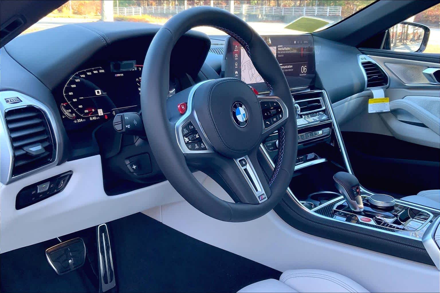 2025 BMW M8 Competition Image 9 of 19