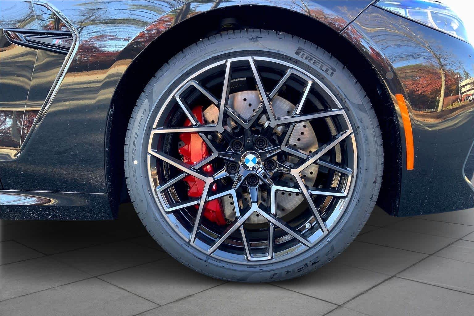 2025 BMW M8 Competition Image 7 of 19