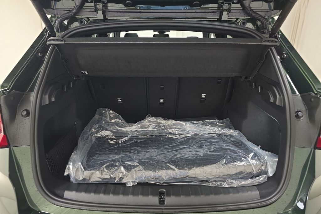 Vehicle image 12 of 30