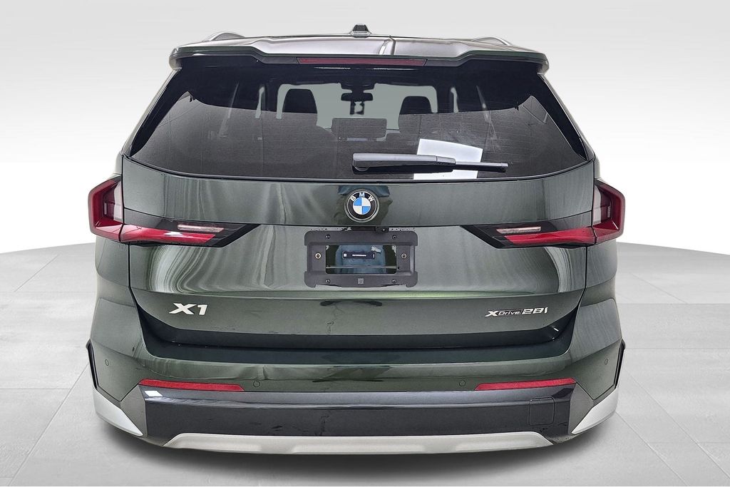 Vehicle image 7 of 30