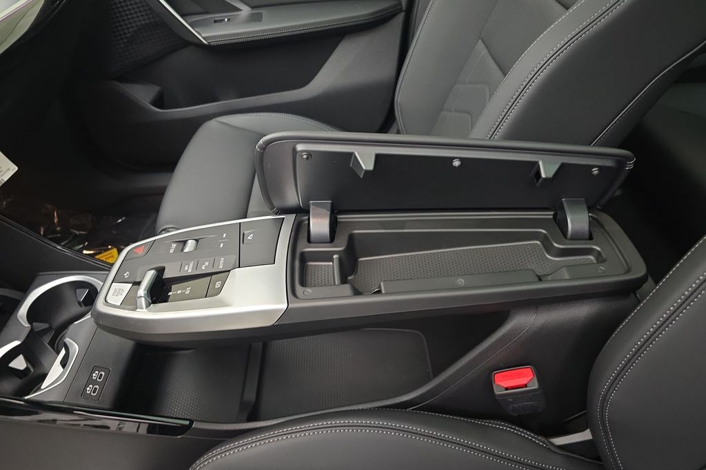 Vehicle image 22 of 30
