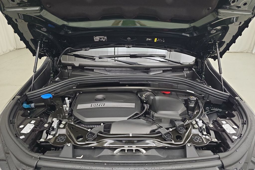 Vehicle image 10 of 30