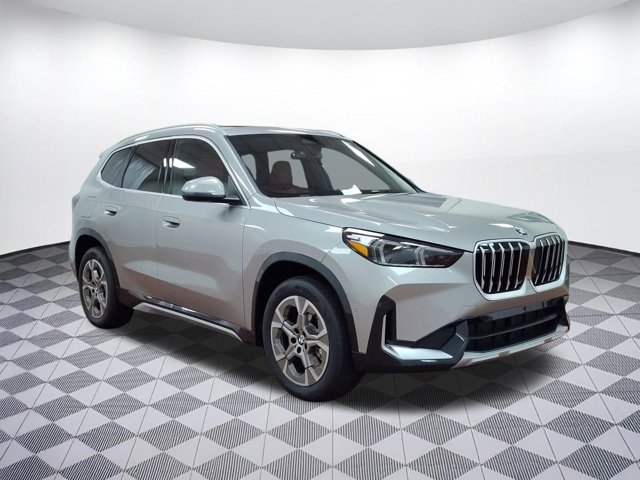 2025 BMW X1 xDrive28i Image 3 of 27