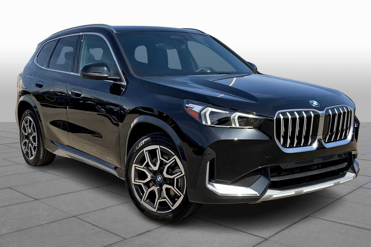 Vehicle image 3 of 19