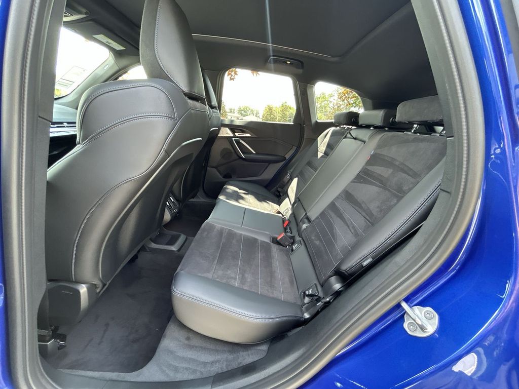 2025 BMW X1 xDrive28i Image 18 of 30