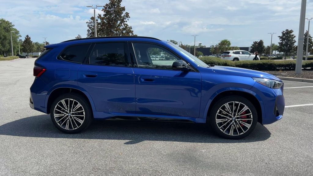 2025 BMW X1 xDrive28i Image 5 of 30