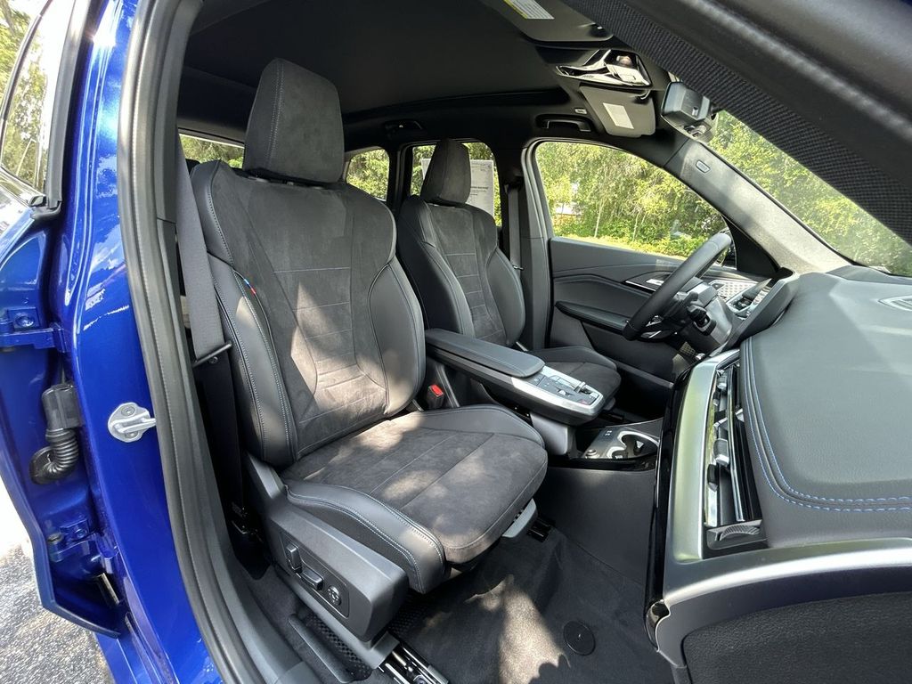 2025 BMW X1 xDrive28i Image 16 of 30