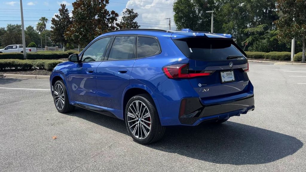 2025 BMW X1 xDrive28i Image 8 of 30
