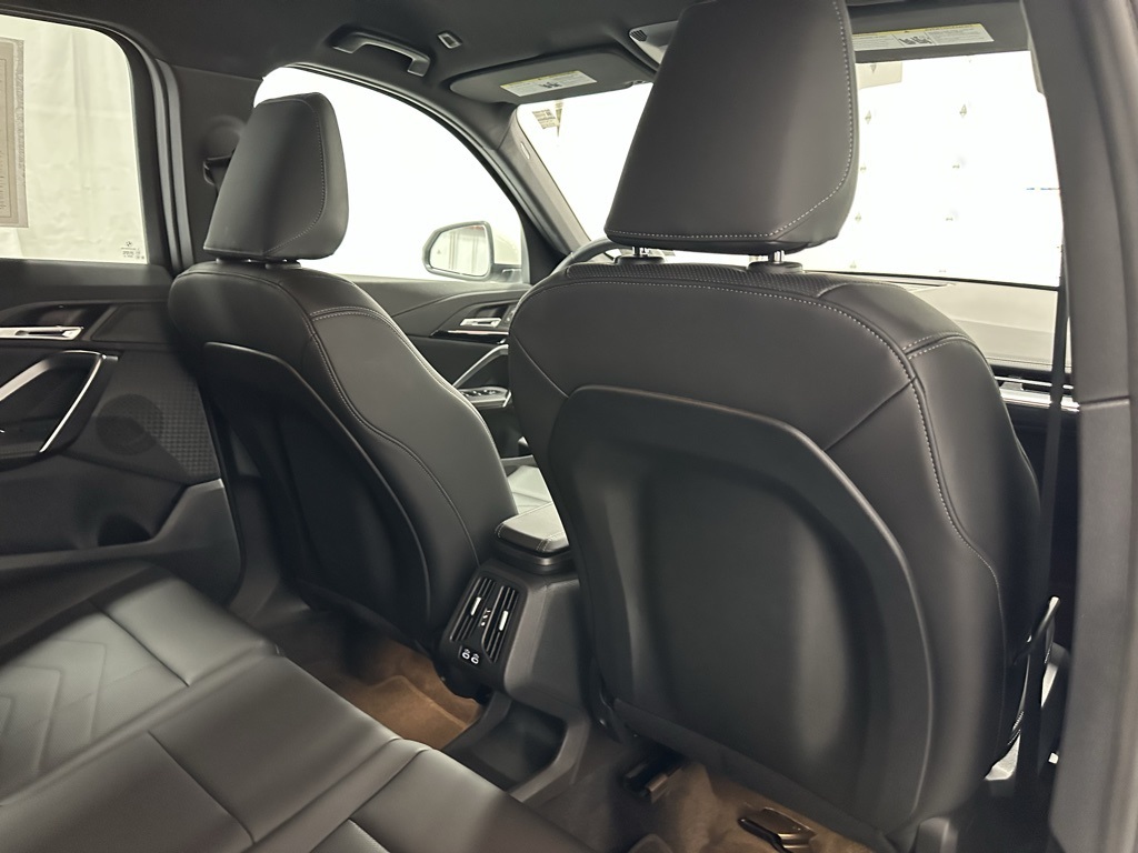 2025 BMW X1 xDrive28i Image 16 of 66