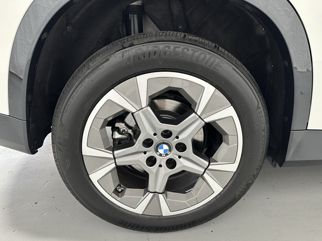 2025 BMW X1 xDrive28i Image 12 of 66