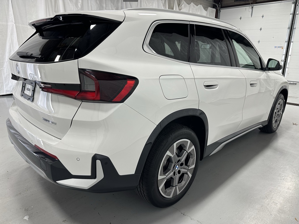 2025 BMW X1 xDrive28i Image 4 of 66