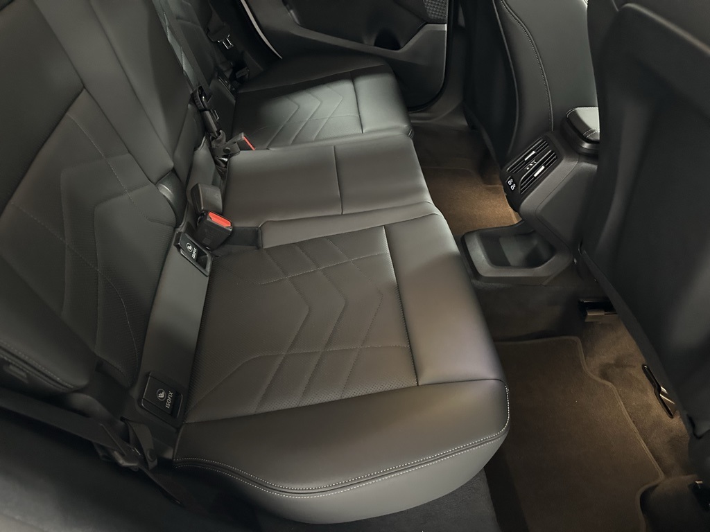 2025 BMW X1 xDrive28i Image 17 of 66