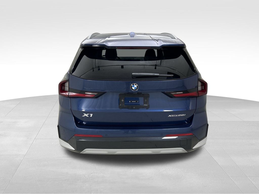 Vehicle image 7 of 29