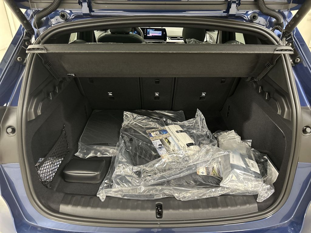 Vehicle image 26 of 29