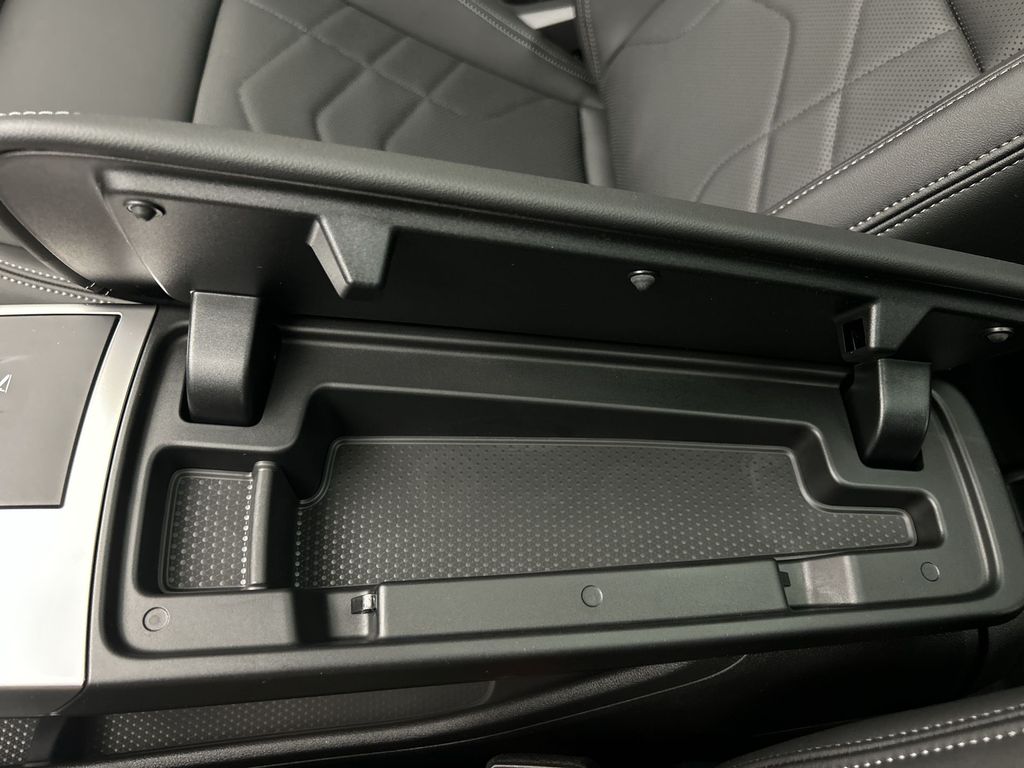 Vehicle image 22 of 29