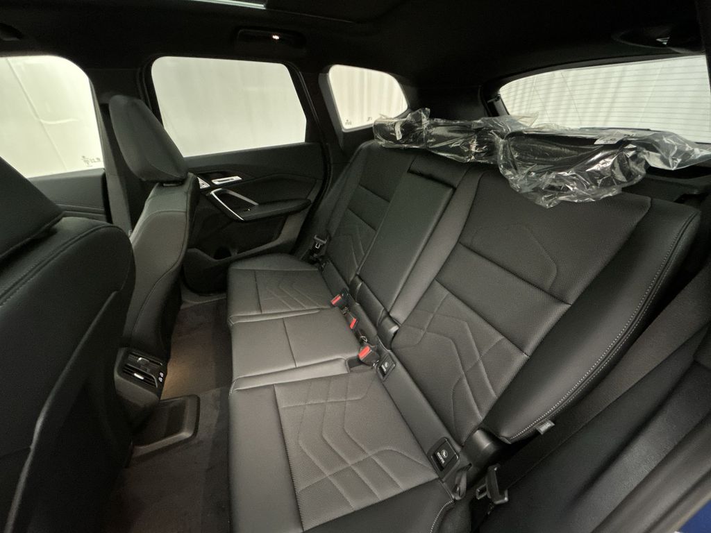 Vehicle image 24 of 29