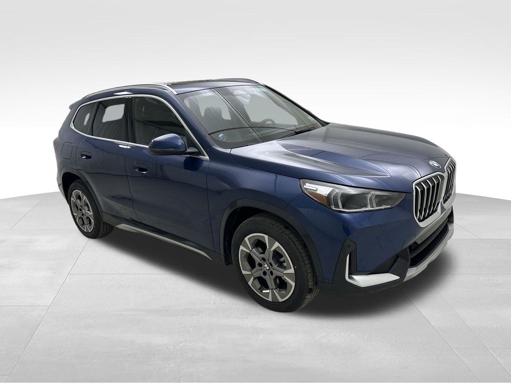 Vehicle image 4 of 29