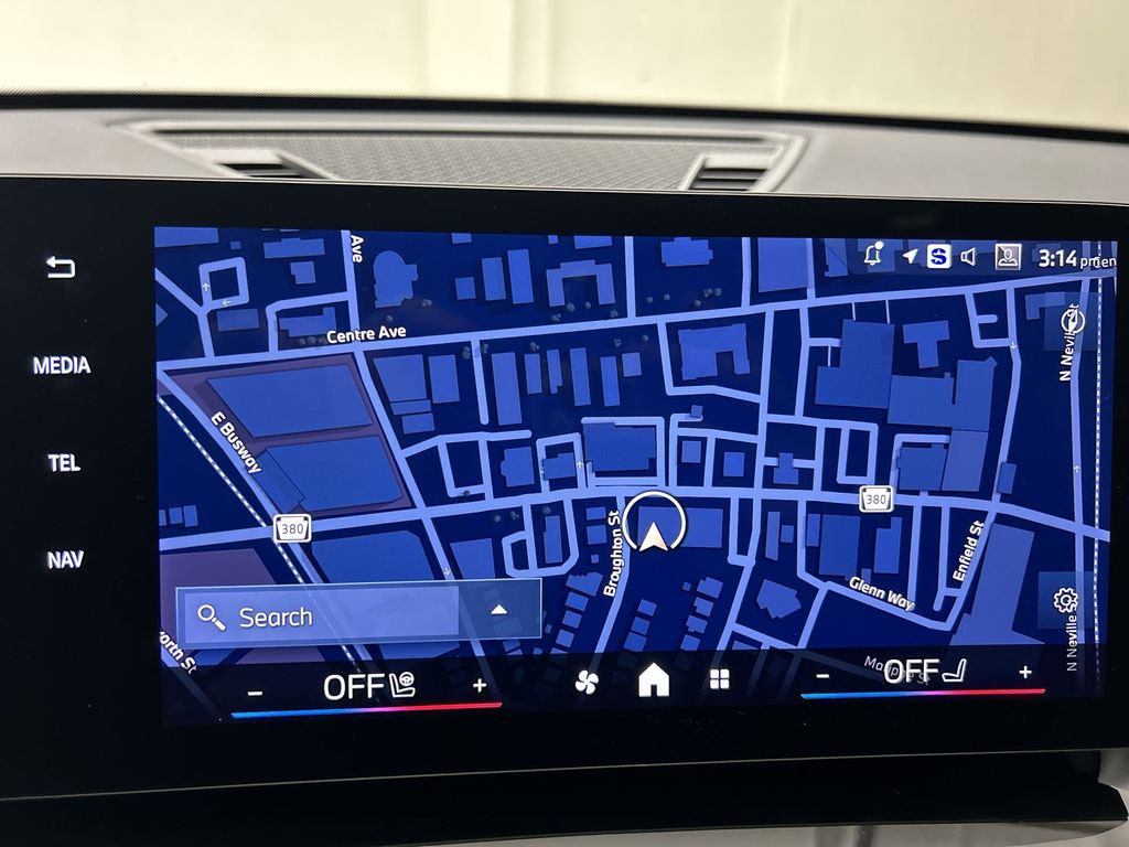Vehicle image 19 of 29