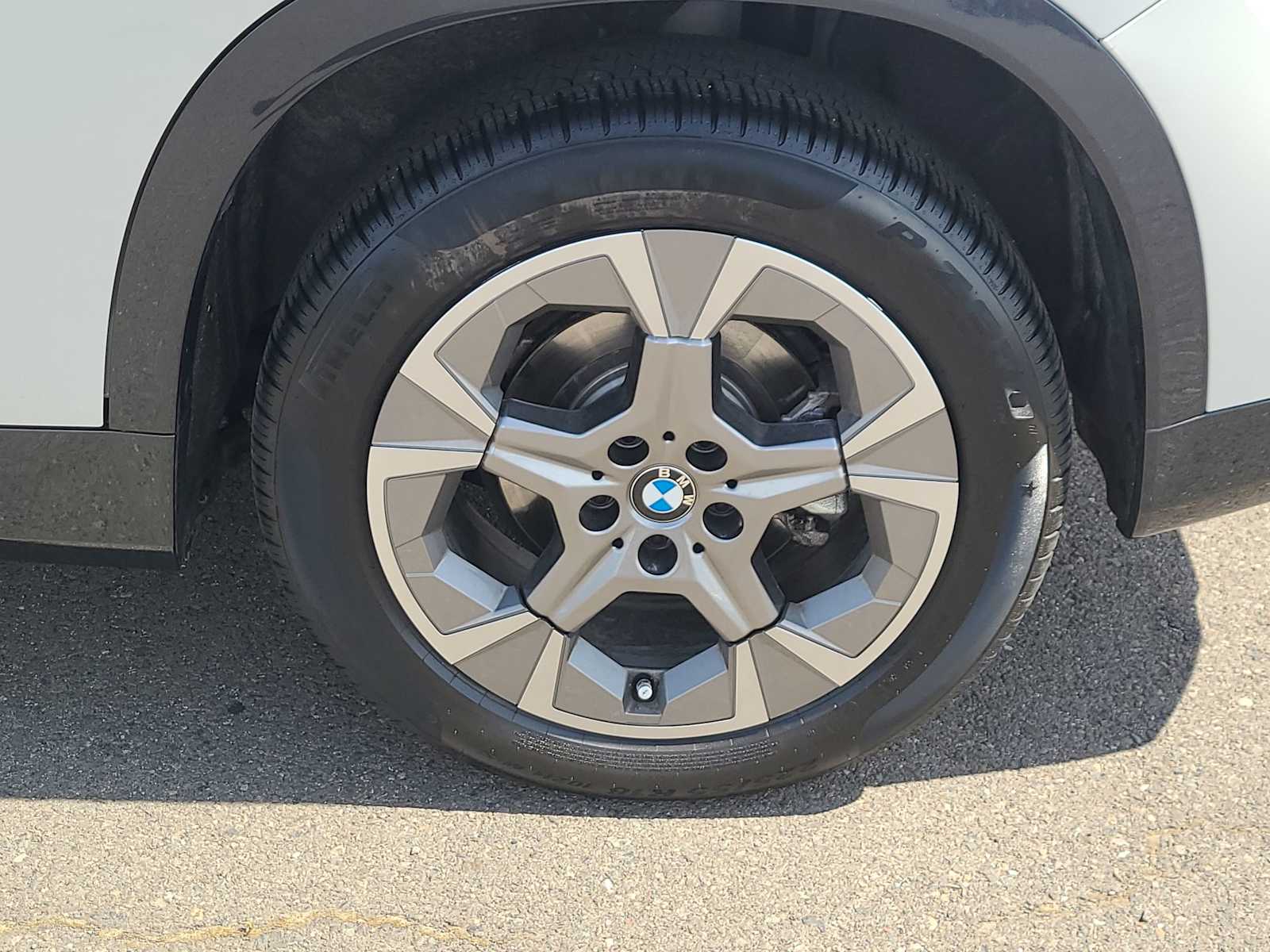 Vehicle image 16 of 29
