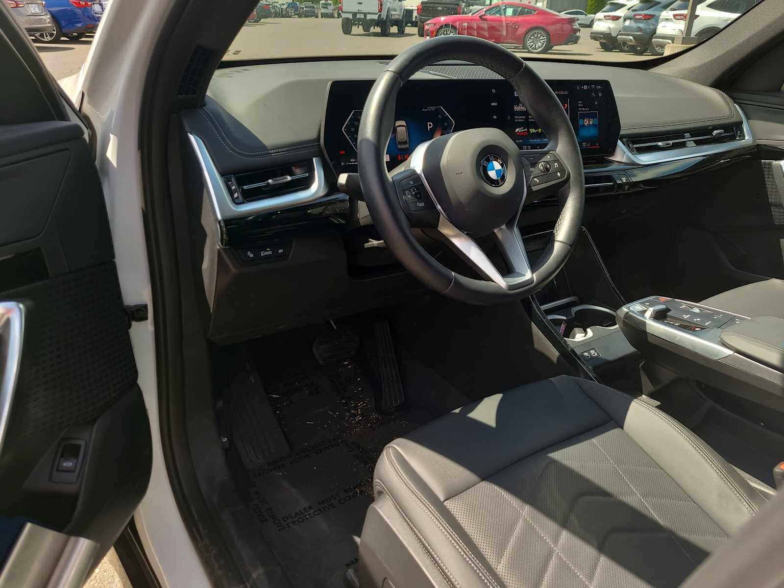 Vehicle image 14 of 29