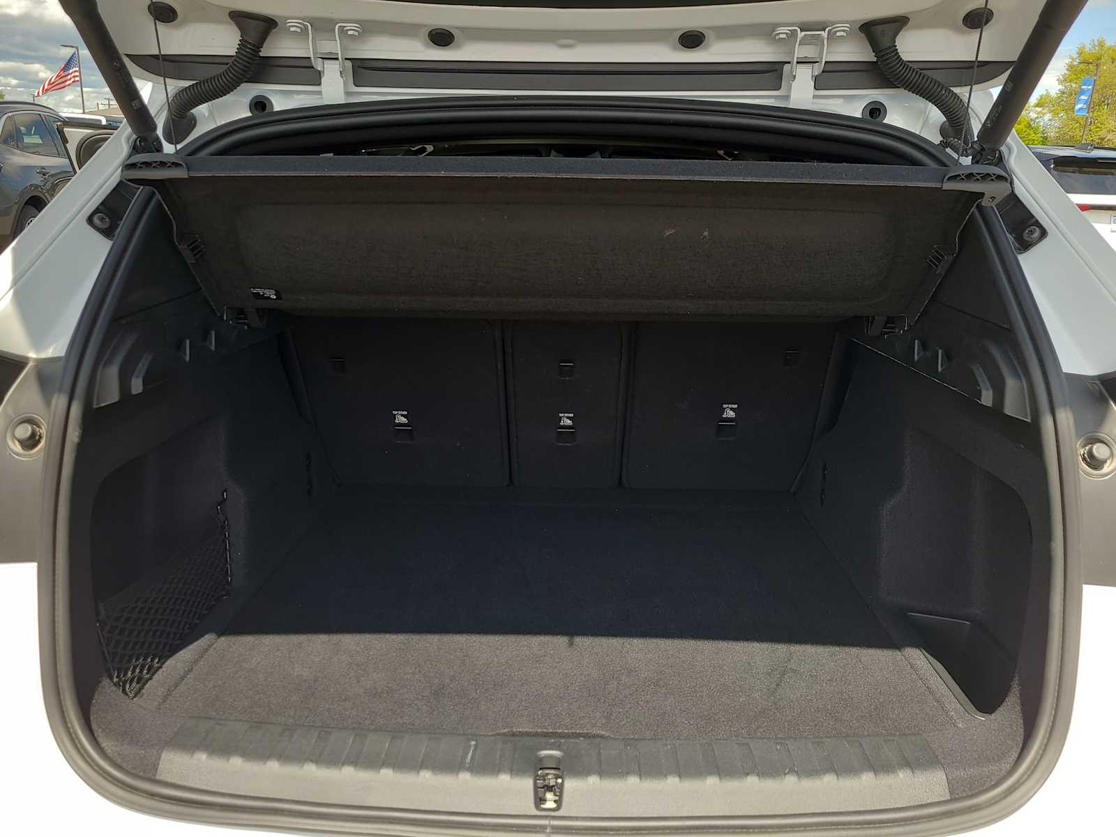 Vehicle image 27 of 29