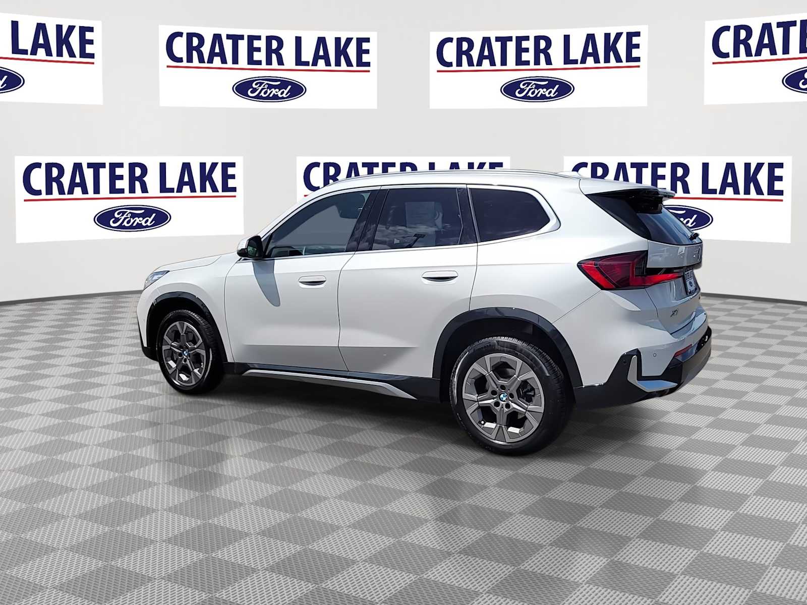 Vehicle image 10 of 29