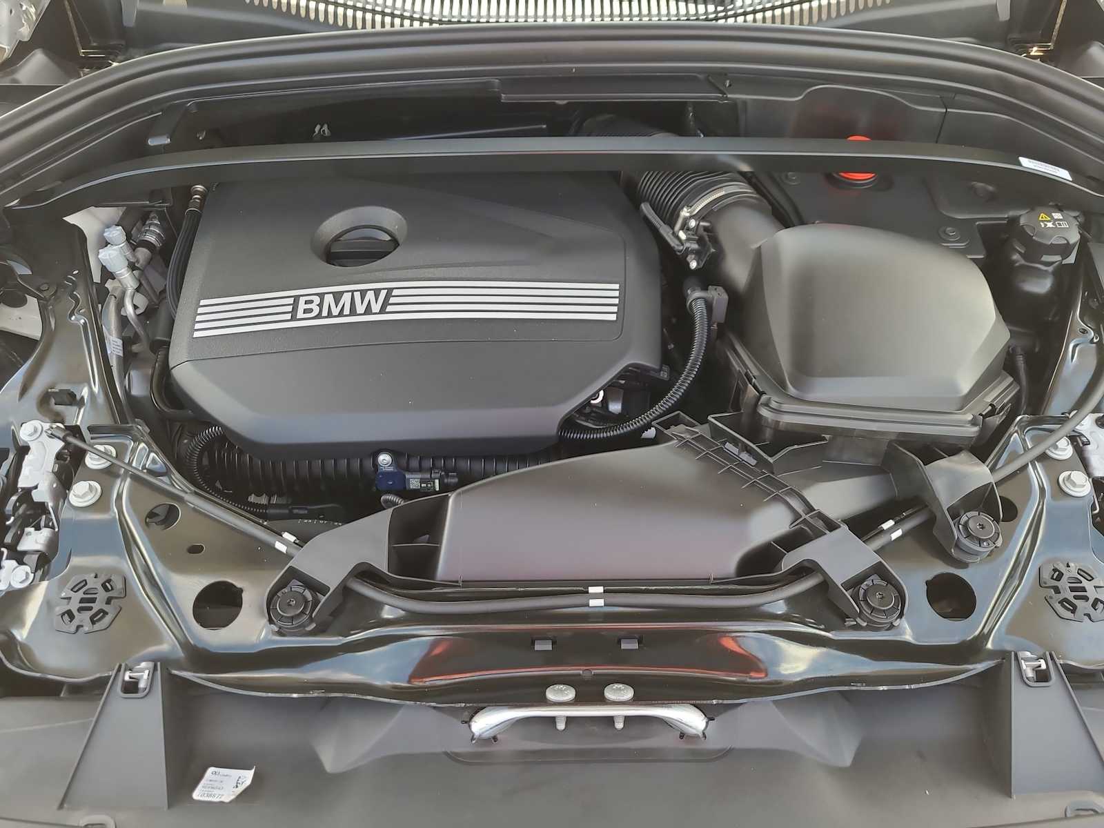 Vehicle image 17 of 29