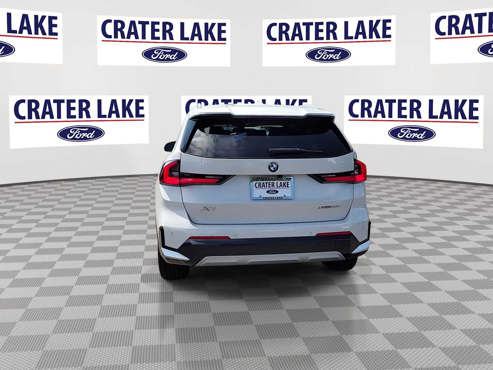 Vehicle image 8 of 29