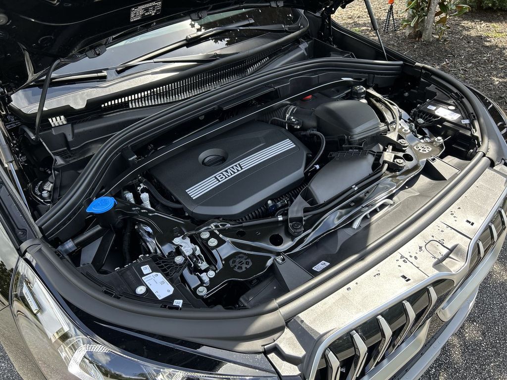 2025 BMW X1 xDrive28i Image 11 of 30