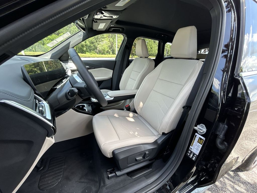 2025 BMW X1 xDrive28i Image 16 of 30