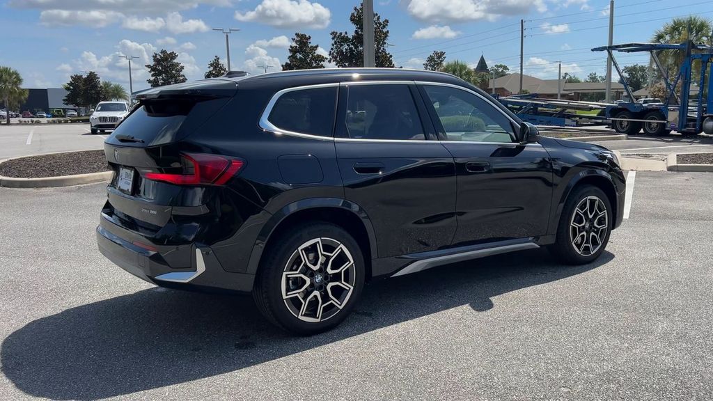 2025 BMW X1 xDrive28i Image 6 of 30