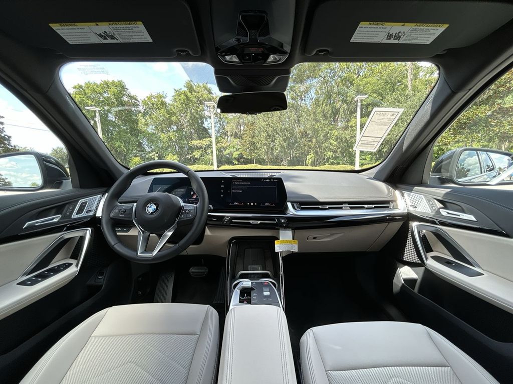 2025 BMW X1 xDrive28i Image 18 of 30