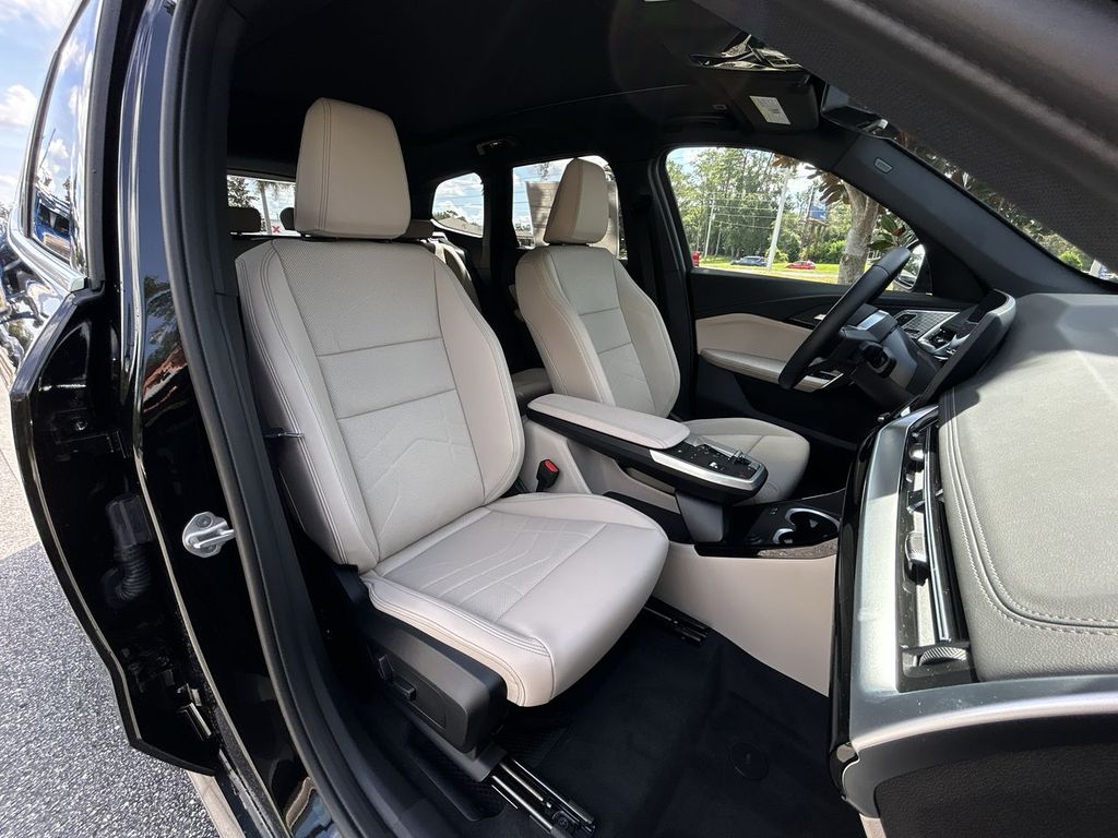 2025 BMW X1 xDrive28i Image 15 of 30