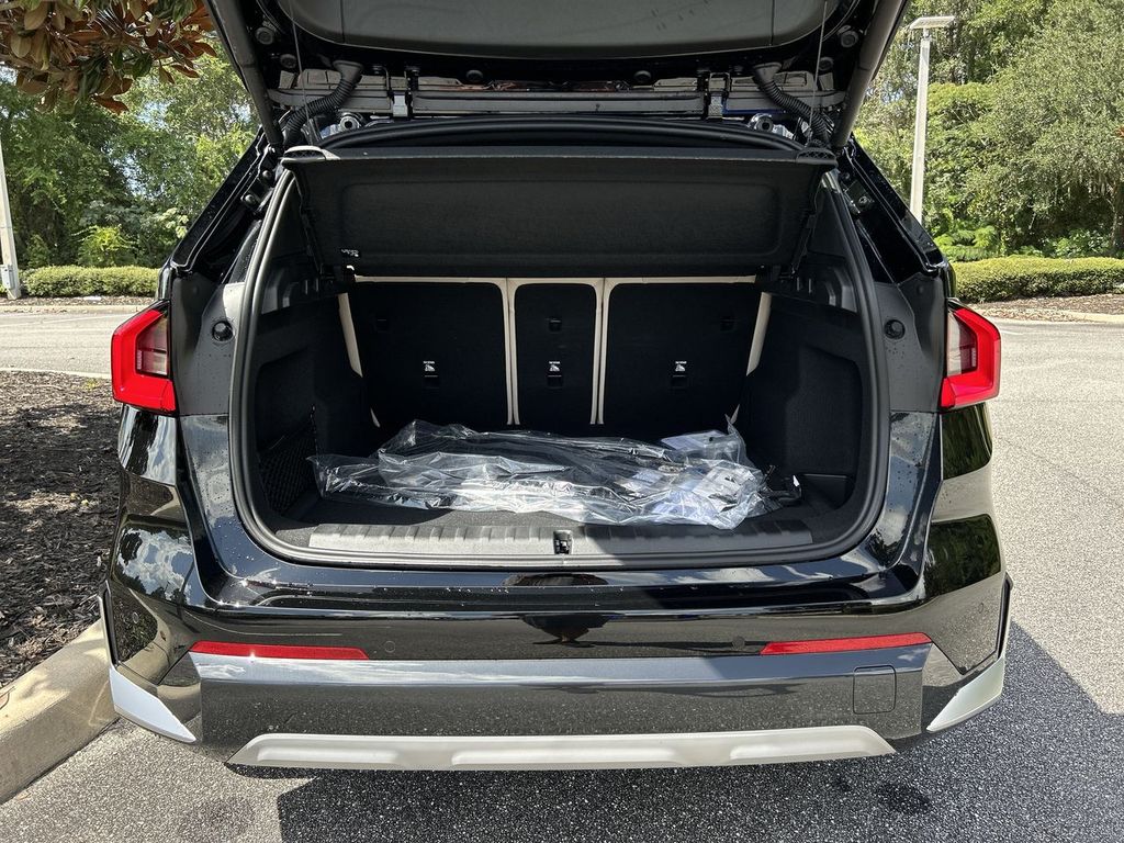 2025 BMW X1 xDrive28i Image 13 of 30