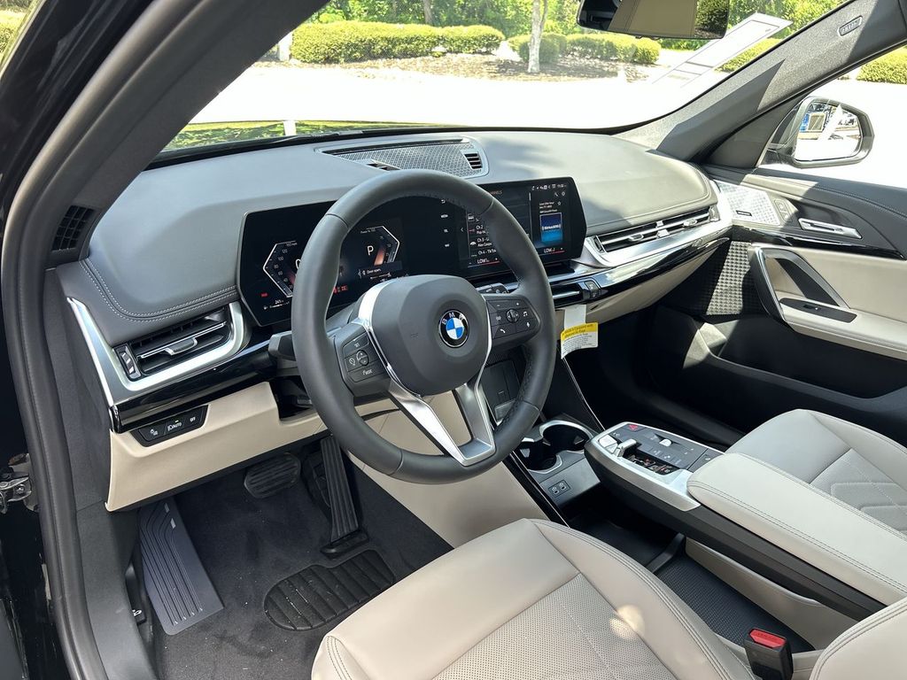 2025 BMW X1 xDrive28i Image 19 of 30