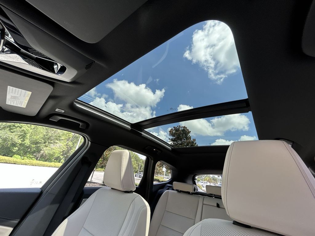 2025 BMW X1 xDrive28i Image 29 of 30